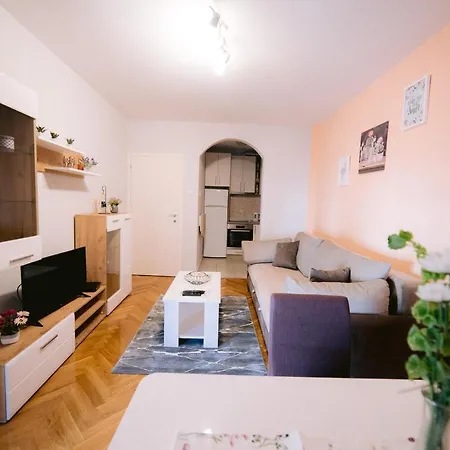 Apartment Lipa Novi Sad Esterno foto